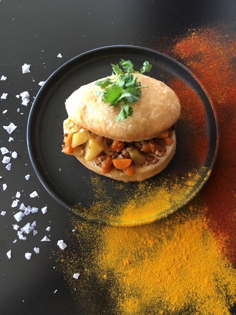 Vetkoek and Mince